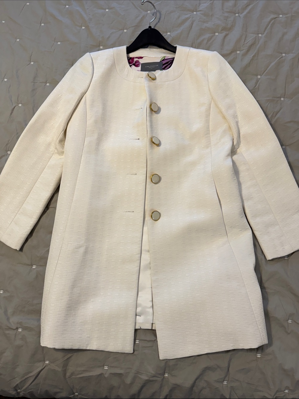 Ann Taylor Cream Textured Trench Coat with Gold Buttons NWOT